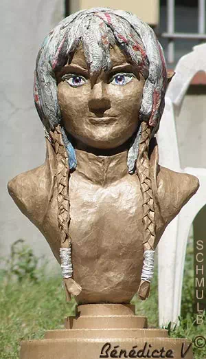 buste en papier mâché